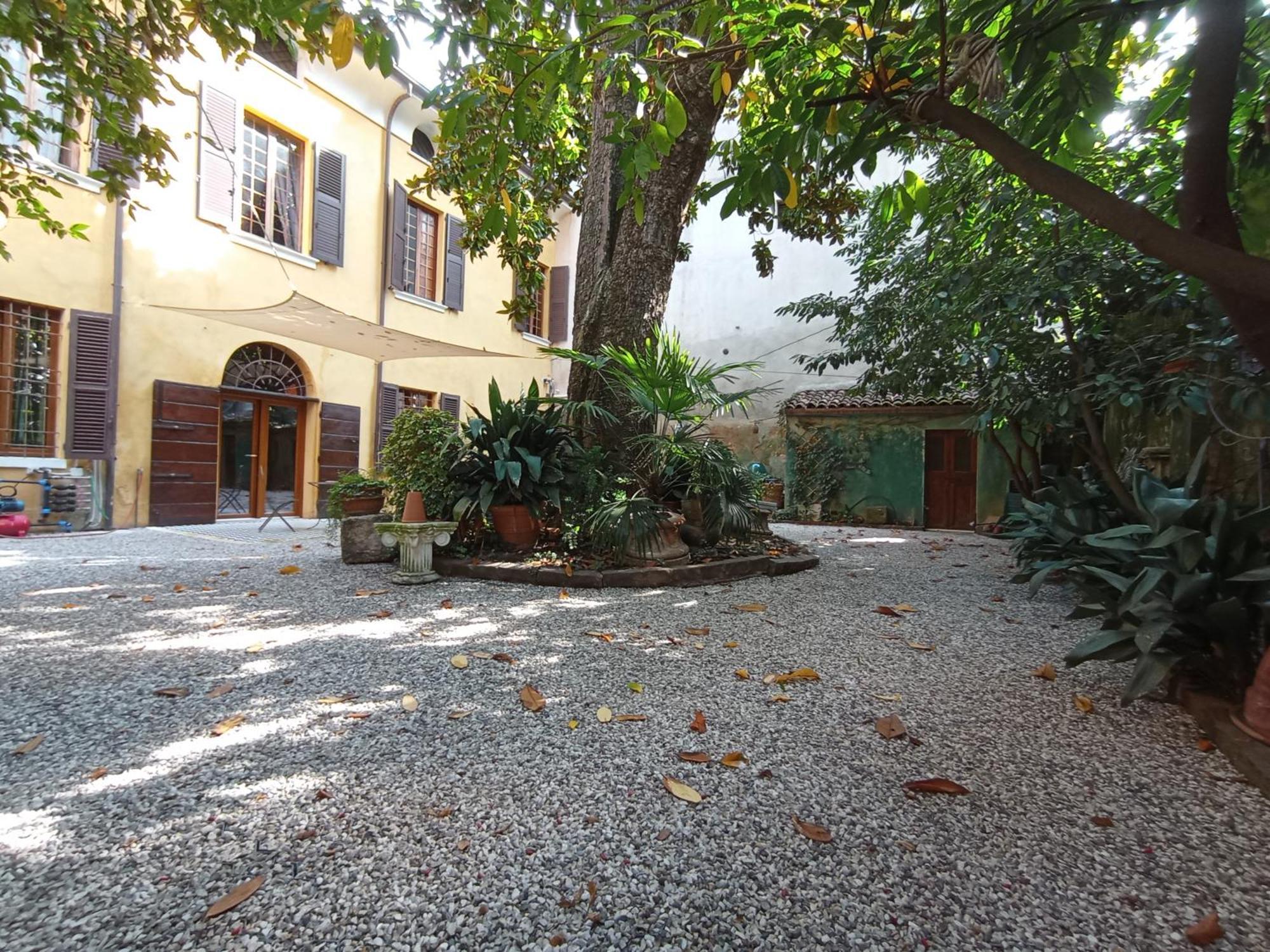 Magnolia Garden Apartment Ferrara Ngoại thất bức ảnh